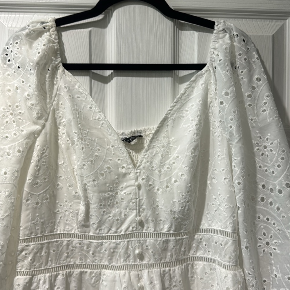 Beautiful Maxi Dress - Picture 5 of 12